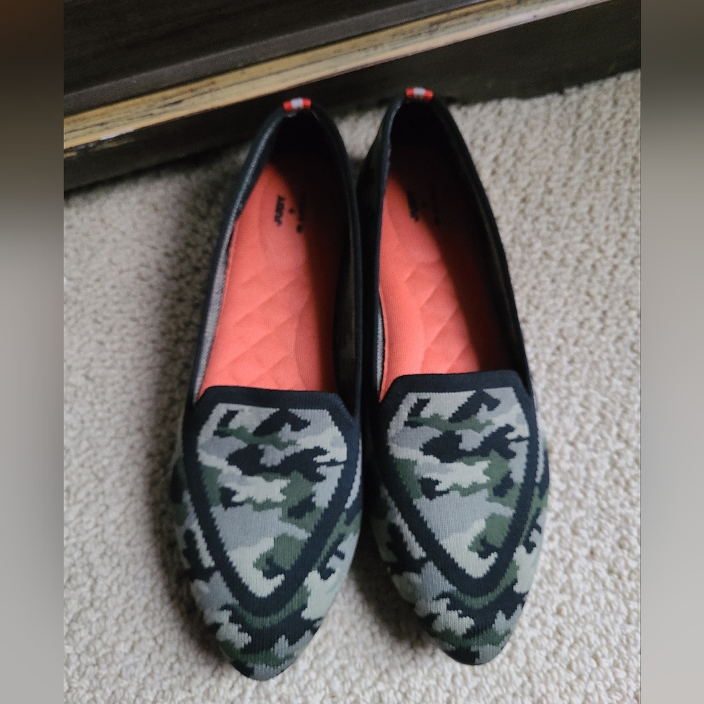 Judy + Birdies Blackbird Limited Edition Camo Flats Size 10